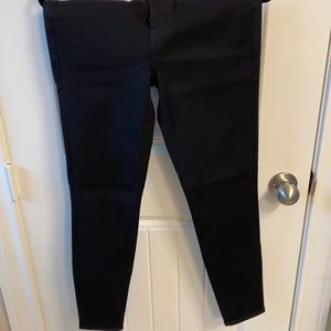 Like new AE black no holes Jean